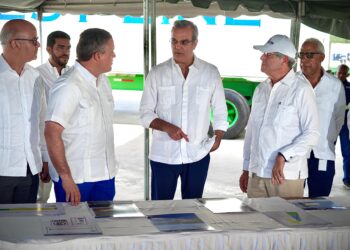 Presidente Abinader inaugura muelle auxiliar y deja iniciados trabajos para proyectos energéticos en Manzanillo, Montecristi