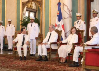 Presidente Luis Abinader recibe cartas credenciales de siete nuevos embajadores