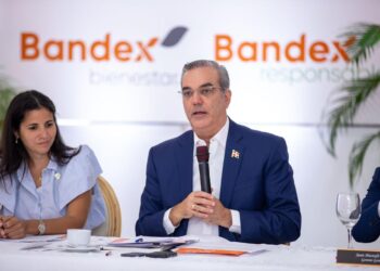 Presidente Abinader visita el Bandex; entidad elimina pérdidas gestiones anteriores