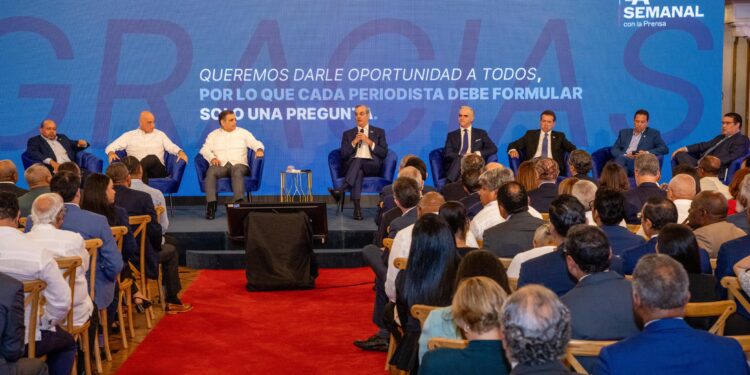 Presidente Abinader presenta reforma para la modernización y actualización del código de trabajo  