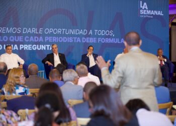 Presidente Abinader encabeza presentación de propuesta de reestructuración y racionalización de la administración pública