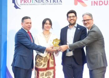 Empresas SOS Carbon y SOS Biotech ganan premio de Proindustria en las categorías “Innovación de Productos” y “Excelencia a la Innovación”