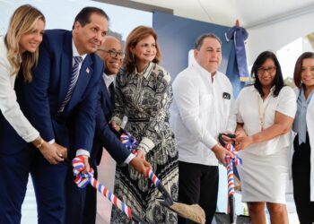 Raquel Peña da inicio a la construcción de nueva unidad de quemados en el Hospital Robert Reid.