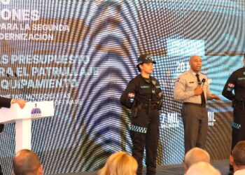 Presidente Abinader presenta la nueva imagen de la Policía Nacional