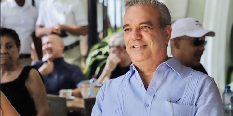 Presidente Abinader encabezará este sábado consejo de ministros en Puerto Plata y entregará remodelado Estadio José Briceño