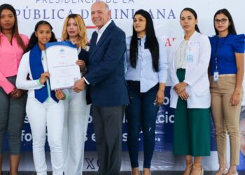 CTC impactan a 700 Jóvenes en Monción con capacitación en habilidades digitales y emprendimiento