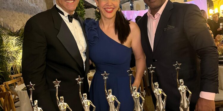 Dirección de Estrategia y Comunicación Gubernamental de la Presidencia de la República Dominicana triunfa en los Premios Reed Latinos 2024 en Colombia