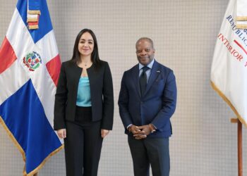 Ministra de Interior y Policía recibe al subsecretario adjunto de INL