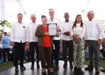 Presidente Abinader entrega 752 títulos de propiedad en proyecto Cotuí-Cevicos, Sánchez Ramírez que benefician a más de 3 mil personas
