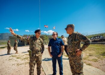 Ministro Paliza supervisa construcción de verja perimetral entre RD y Haití; obra está avanzada en un 84% en su primera etapa