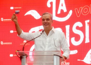 Presidente Abinader proclama “Ya llegó la Brisita, ya llegó la Navidad”, al iniciar hoy la entrega de 3 millones de bonos navideños