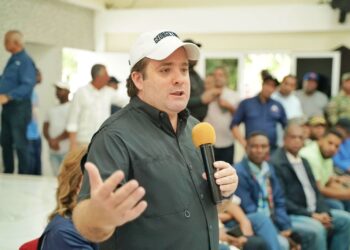 Ministro Paliza recorre zonas afectadas en Cabarete por lluvias; dispone de un gran operativo para auxiliar a la población