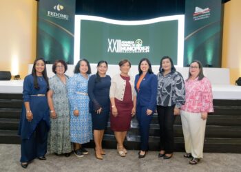 Alcaldesa de La Vega, Amparo Custodio, participa en la Asamblea General de Municipios de Fedomu y la LMD.