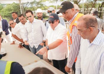 Ministro de la Presidencia supervisa avances del proyecto Cabo Rojo y participa en conversatorio con sectores productivos de Pedernales