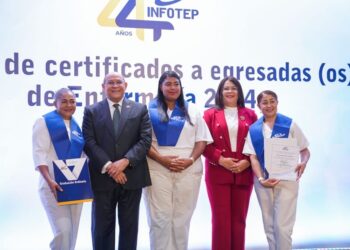 INFOTEP celebra graduación extraordinaria de 335 egresados como auxiliares de enfermería