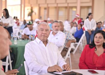 Andrés Bautista encabeza almuerzo navideño junto a sociedad civil de María Trinidad Sánchez y Samaná&nbsp;