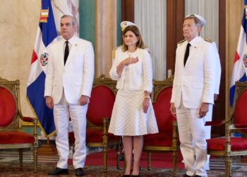 Presidente Abinader recibe cartas credenciales de siete nuevos embajadores