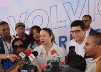 Supérate inicia entrega de Bono Navideño en Santo Domingo Este; la institución llevará la “brisita navideña” a 350 mil familias