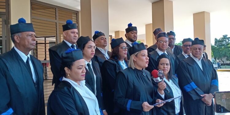 Fiscales de Puerto Plata se unen al paro laboral por demanda de reivindicaciones