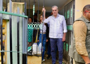Presidente Abinader visita zonas afectadas por las lluvias en Puerto Plata para coordinar acciones frente a daños provocados