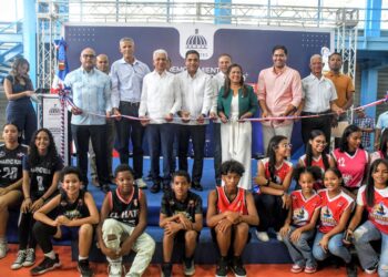 Ministro Kelvin Cruz entrega Multiuso Garibaldi Almonte, de Cotuí, totalmente remozado