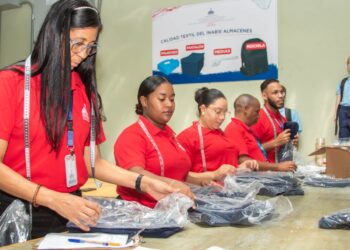 INABIE empieza a recibir miles de artículos para armar kits escolares; garantiza distribución a tiempo a los estudiantes