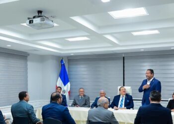 AUTORIDADES DEL CONADIS Y SENADORES SOCIALIZAN PROYECTOS Y POLÍTICAS EN FAVOR DE PERSONAS CON DISCAPACIDAD