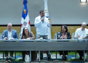 Presidente de Fedomu, Nelson Núñez, llama a alcaldes a manejar recursos con transparencia