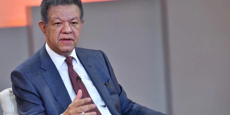 Leonel atribuye déficit financiero en SENASA a uso clientelista, exige auditoría