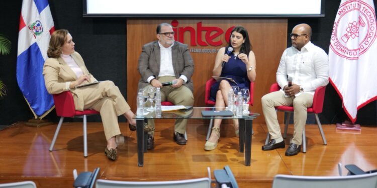 Rectora en funciones del INTEC llama a formar ciudadanos críticos frente a la desinformación