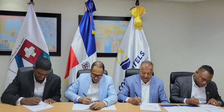 Ayuntamiento del Municipio de San Cristóbal y CORPHOTELS firman acuerdos para división de terrenos