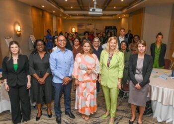 Ministerio de la Mujer realiza intercambio regional sobre políticas de cuidados junto al Gobierno de Santa Lucía