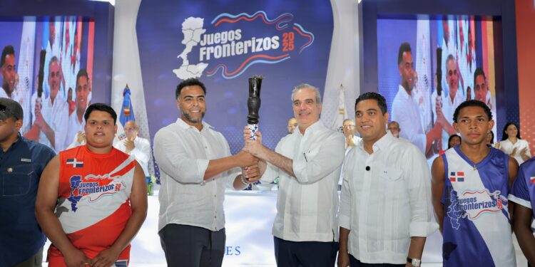 Presidente Abinader y ministro Kelvin Cruz inauguran Juegos Fronterizos 2025