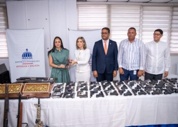 Ministerio de Interior y Policía recibe de Fiscal del Distrito Nacional 218 armas de fuego y 5,820 municiones