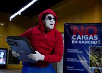 INDOTEL promueve campaña “No caigas en gancho” para concientizar sobre llamadas fraudulentas