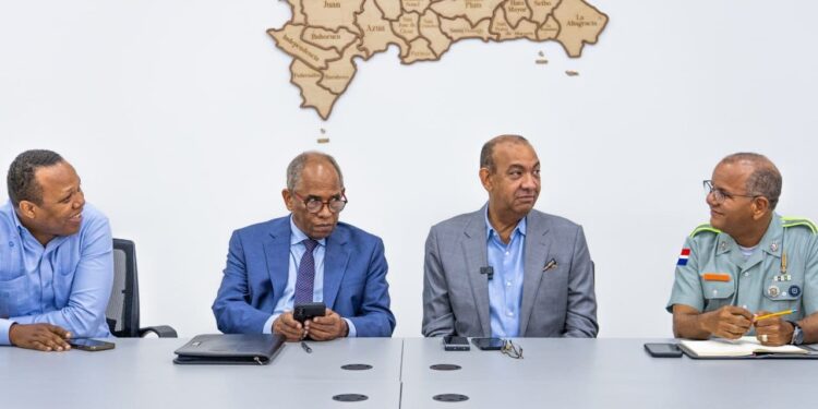 GABINETE DE TRANSPORTE PRESENTA ACCIONES PARA MEJORAR TRANSITO EN INICIO AÑO ESCOLAR 2025/26