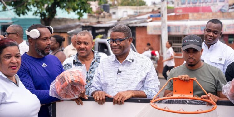 Robert Polanco asegura el Gobierno realiza una intervención integral y sostenida en el sector Capotillo