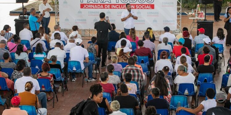 CONADIS lleva jornada a Higuey con el apoyo de autoridades y el sector turístico en favor de las personas con discapacidad