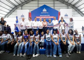 Vicepresidenta Raquel Peña y ministro Kelvin Cruz inauguran polideportivo en el Ensanche Ozama con una inversión de 92 millones