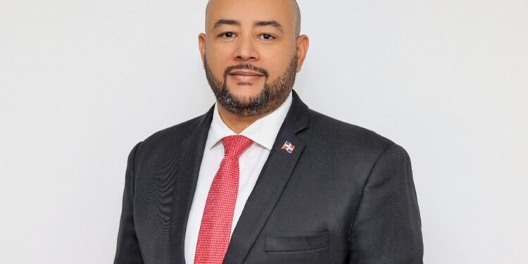 Félix Joel Almonte agradece al CNSS por incluirlo en Terna y felicita nueva gerente general