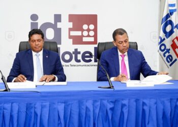 INDOTEL e Internet Society firman convenio promoverá acceso a conectividad e inclusión digital en el país