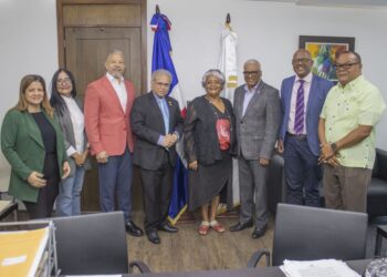 DGJP y CMD coordinan procedimientos para aplicación de aumentos en pensiones a médicos