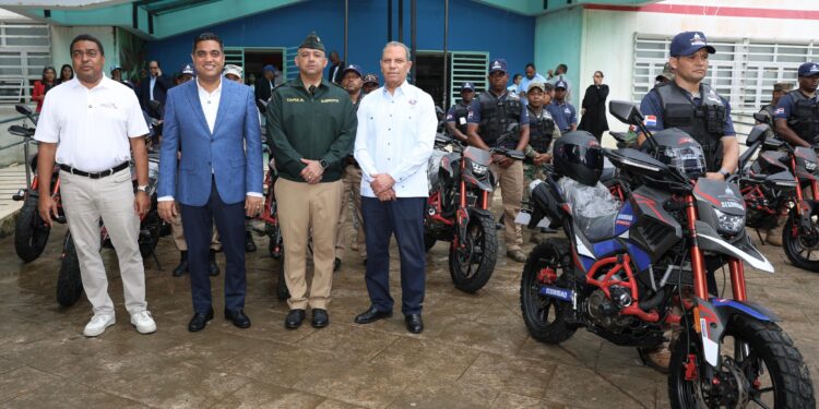 Ministro Kelvin Cruz anuncia plan de seguridad para el Centro Olímpico Juan Pablo Duarte