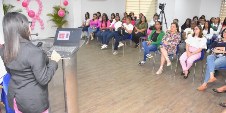 DGJP promueve prevención y detección oportuna del Cáncer de Mamas entre sus colaboradoras