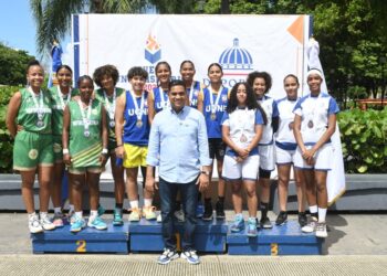 UCNE e ISFODOSU campeones de voleibol playero en los Juegos Universitarios