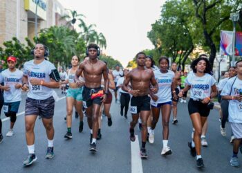 800 corredores participan en la Primera Carrera 5K organizada por el INTRANT para Salvar Vidas