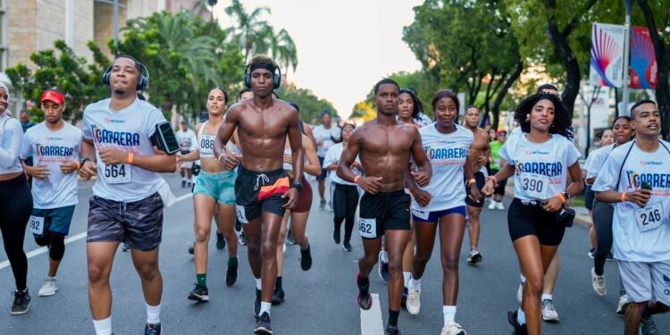 800 corredores participan en la Primera Carrera 5K organizada por el INTRANT para Salvar Vidas
