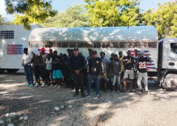 Ejército detiene 60 haitianos indocumentados durante operativo en Jimaní
