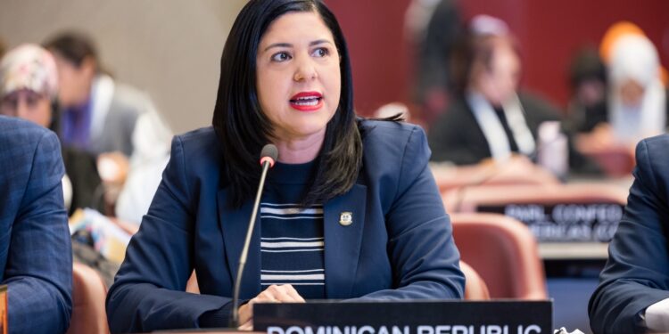 Senadora de Hermanas Mirabal es electa miembro del Buró de Mujeres Parlamentarias para América Latina y el Caribe