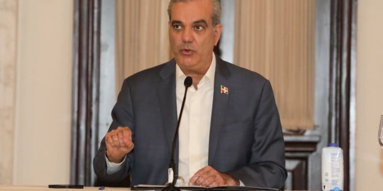 Presidente Abinader anuncia inicio titulación de más de 43 millones de metros cuadrados en Parque Nacional Los Haitises y Reserva Forestal Loma Novillero, en Villa Altagracia